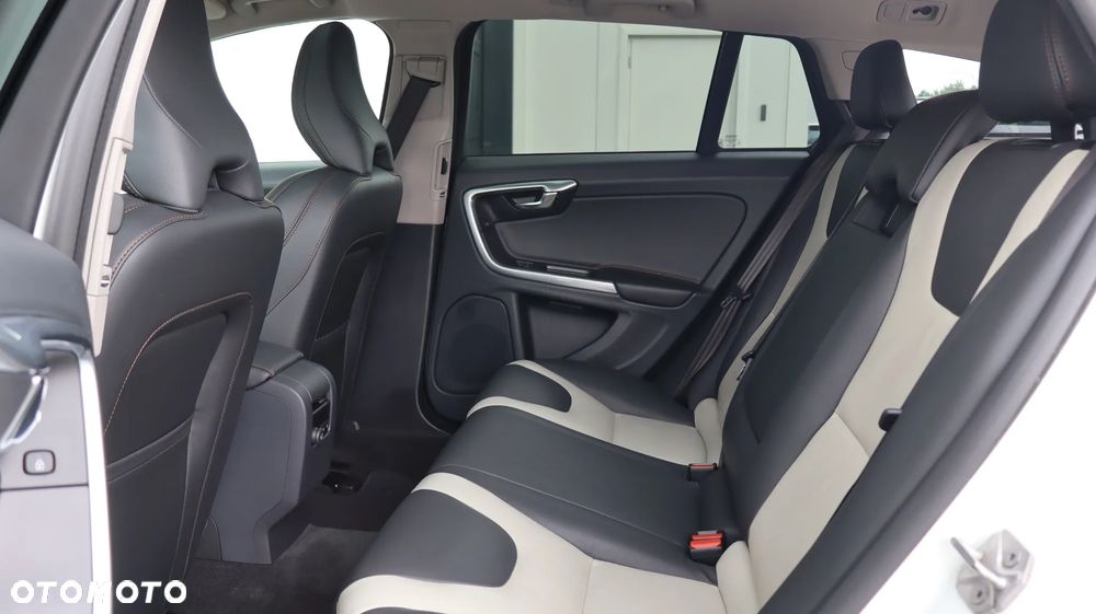 Volvo V60 T5 Drive-E Summum - 15