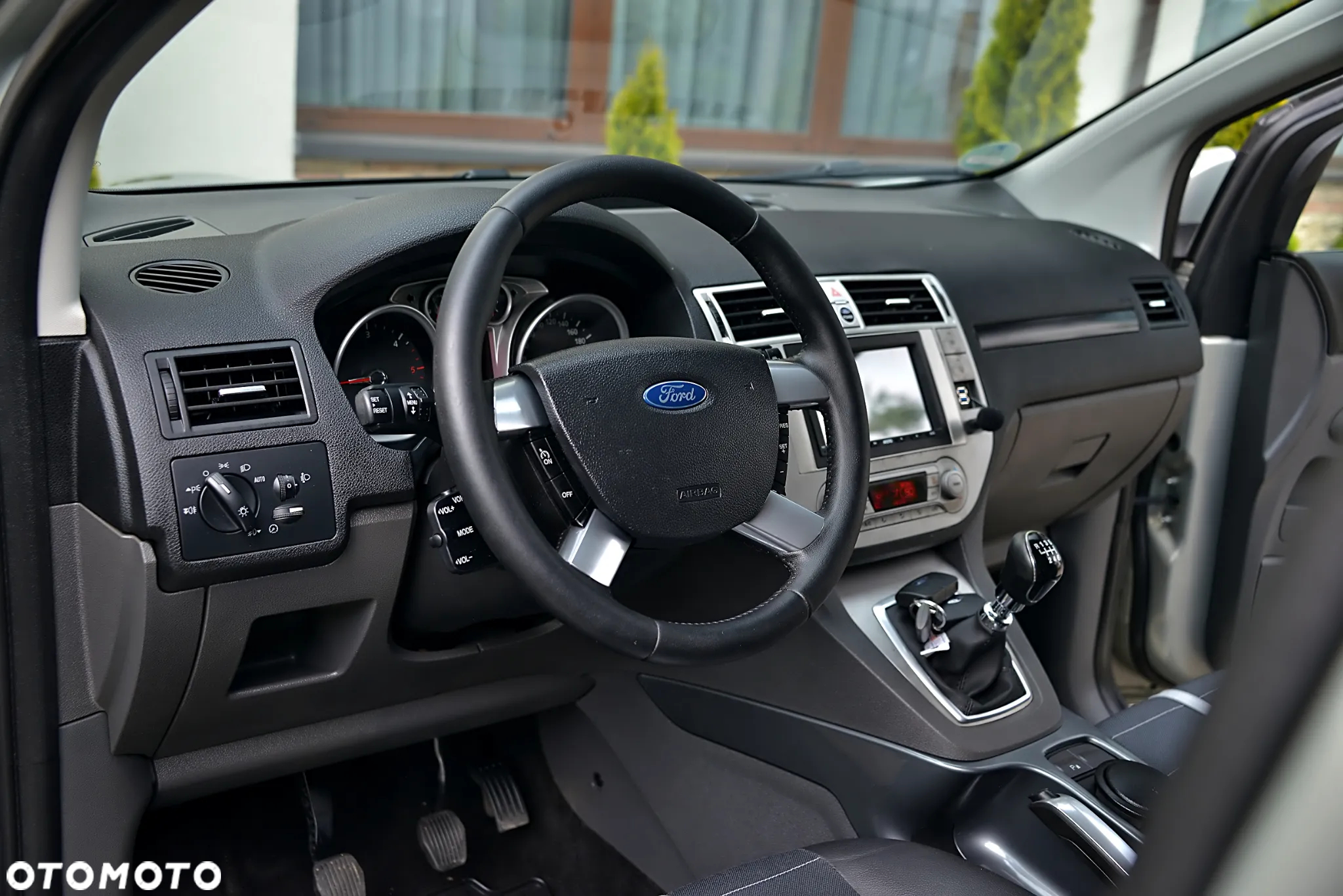 Ford Kuga 2.0 TDCi 4x4 Titanium - 24