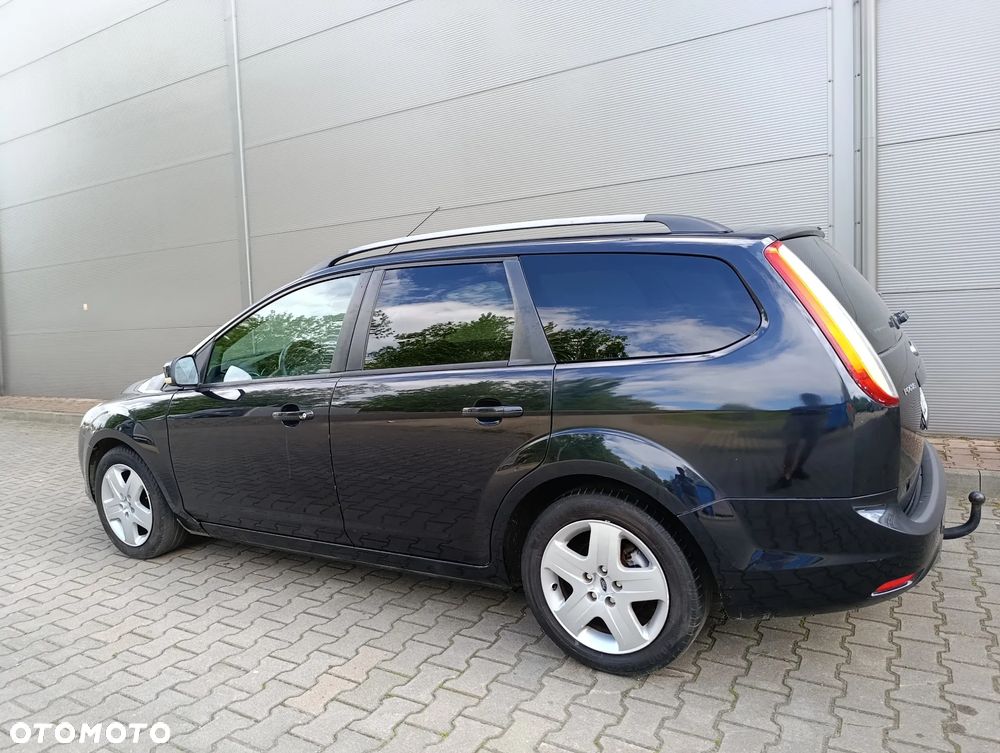 Ford Focus 1.6 16V Style+ - 25