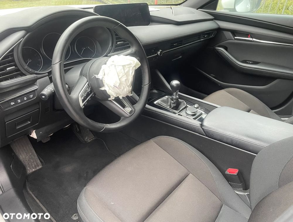 Mazda 3 e-SKYACTIV-G 2.0 M HYBRID - 10