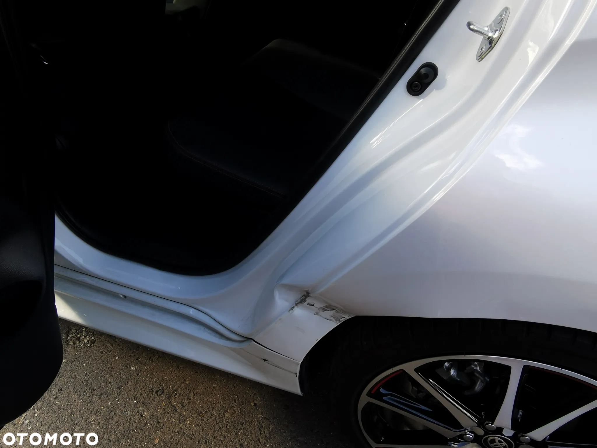 Toyota Yaris Hybrid 1.5 GR Sport - 17