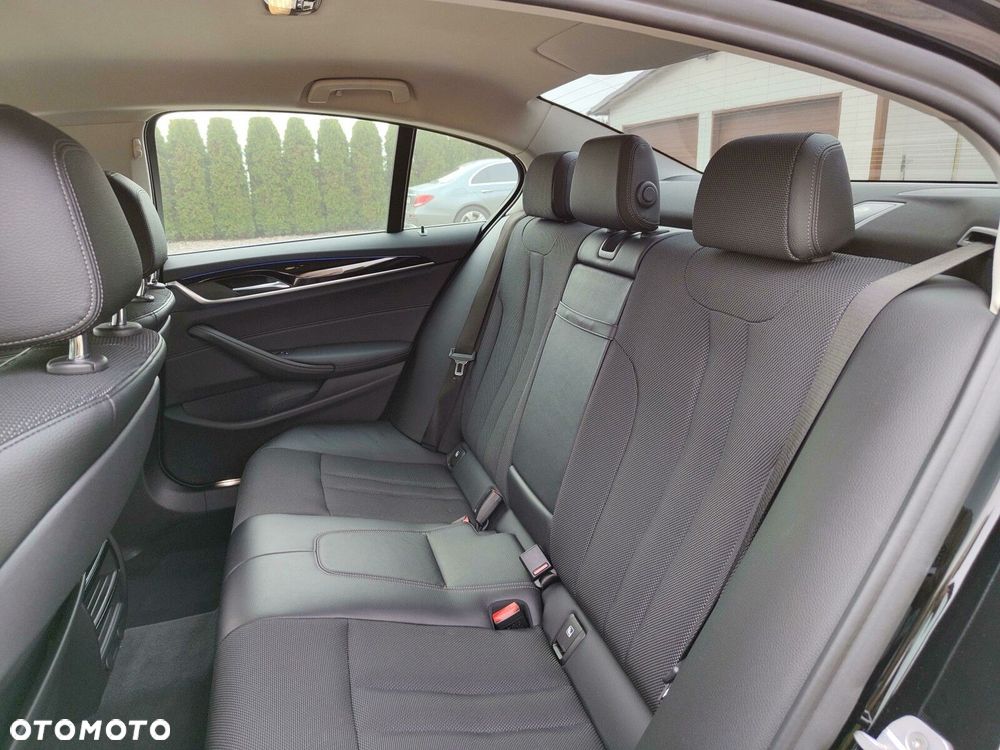BMW Seria 5 518d Sport - 18
