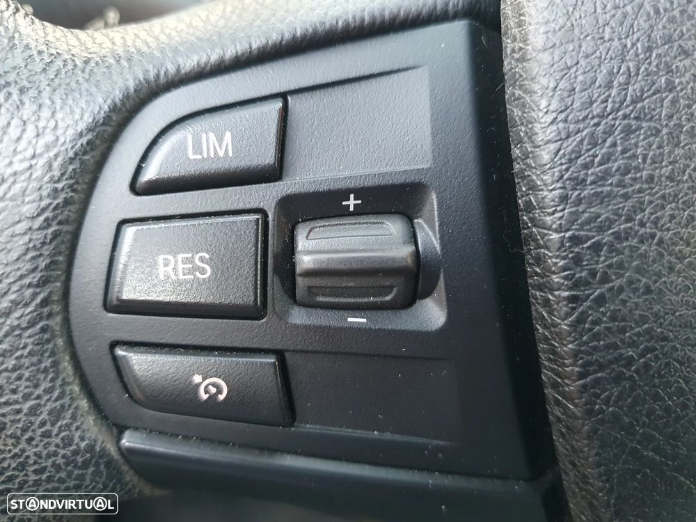 BMW 320 d EfficientDynamics Line Sport - 29