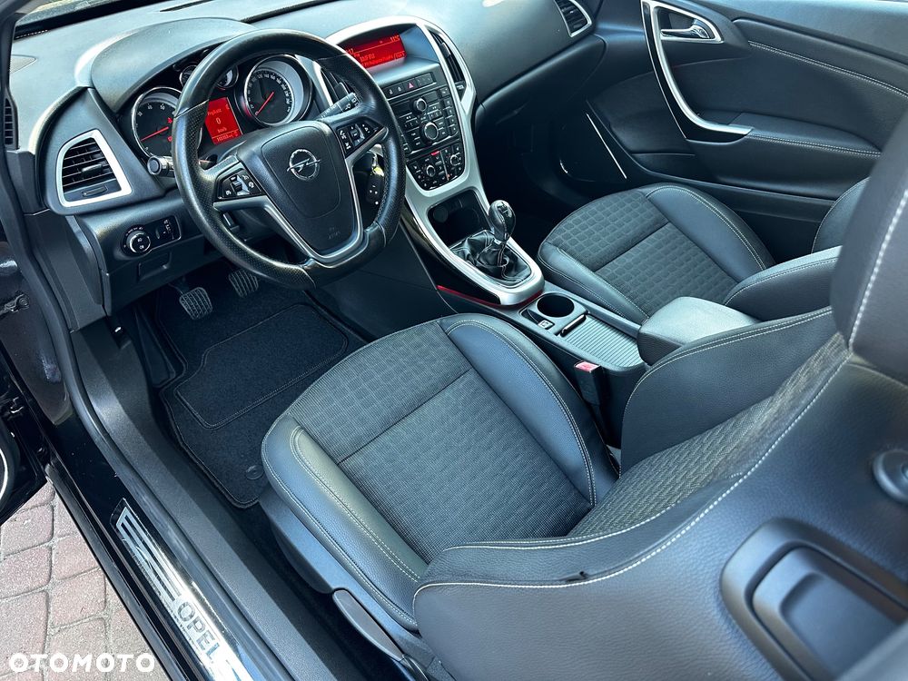 Opel Astra 1.6 Turbo Innovation - 22