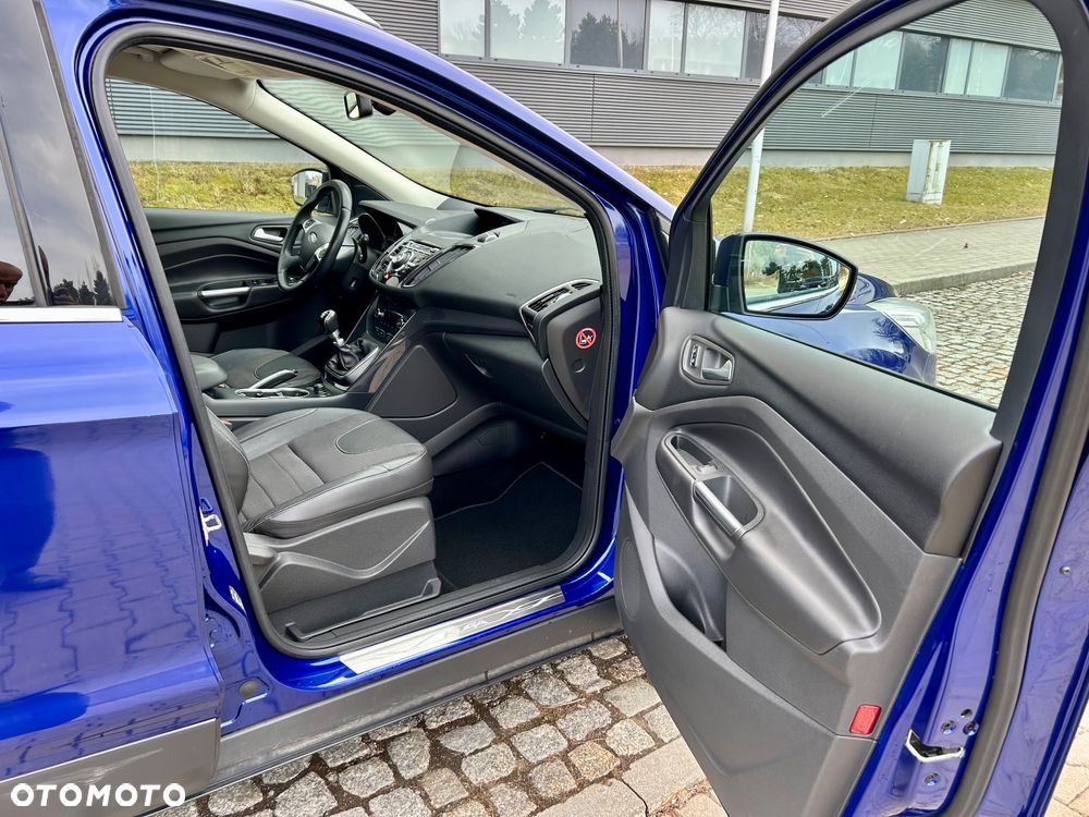 Ford Kuga 2.0 TDCi 2x4 Titanium - 16