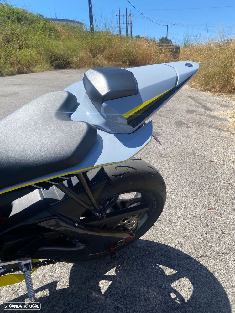 Yamaha YZF R6 (RJ15) - 12