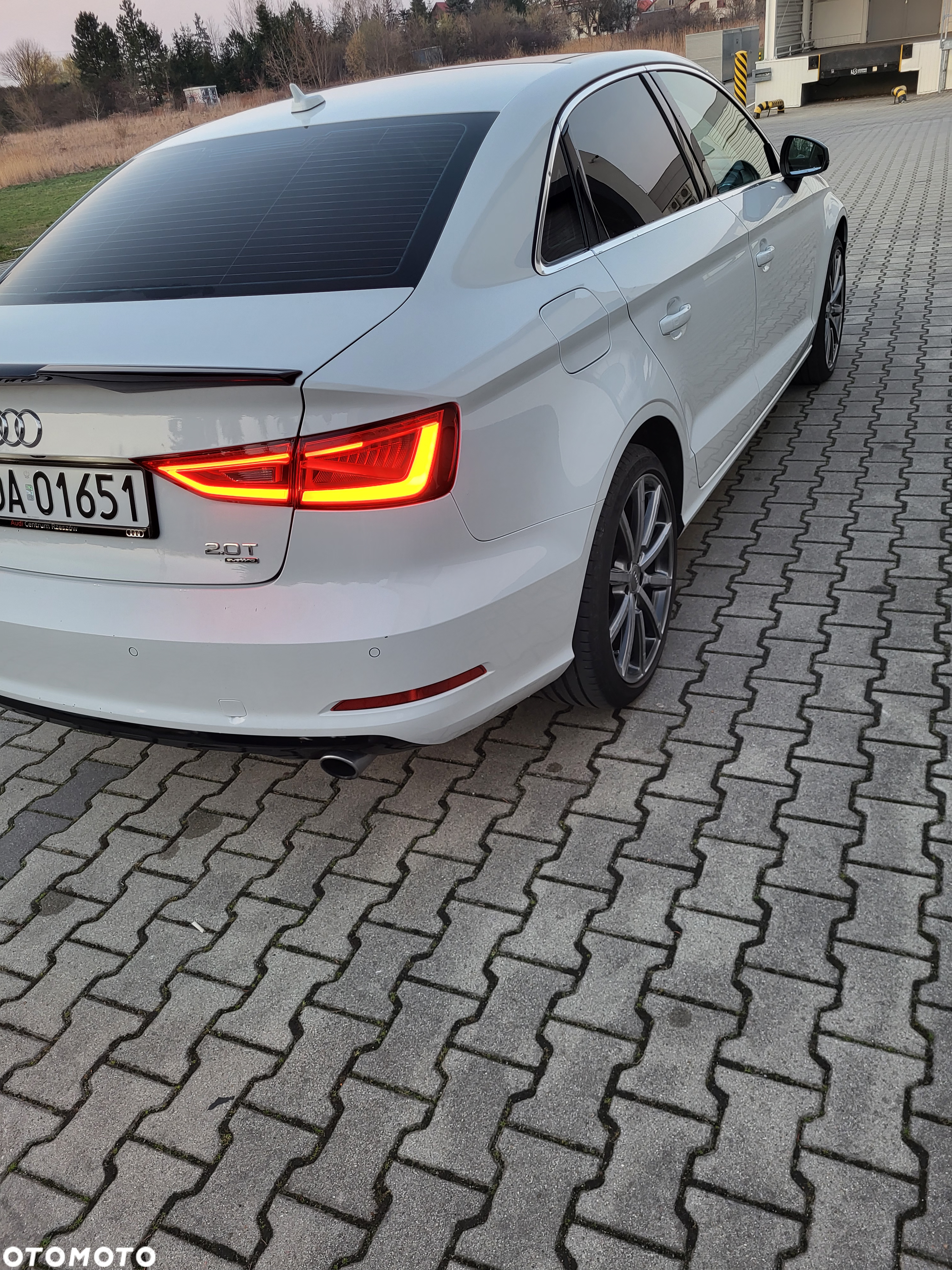 Audi A3 2.0 TFSI Sportback quattro S tronic design - 4
