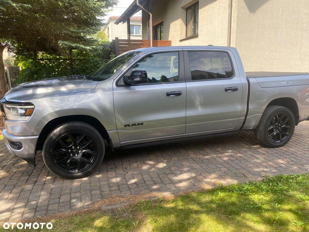 RAM 1500 Crew Cab Shortbed Laramie - 8