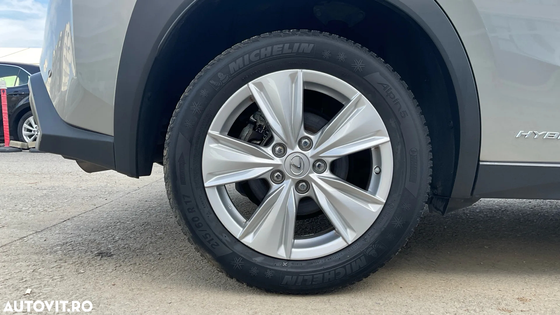 Lexus UX 250h Business Edition - 20