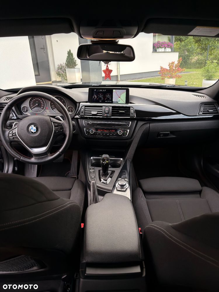 BMW Seria 3 330d xDrive Sport Line EU6 - 19