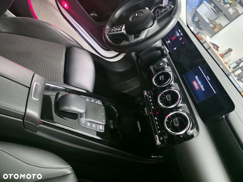 Mercedes-Benz CLA - 14
