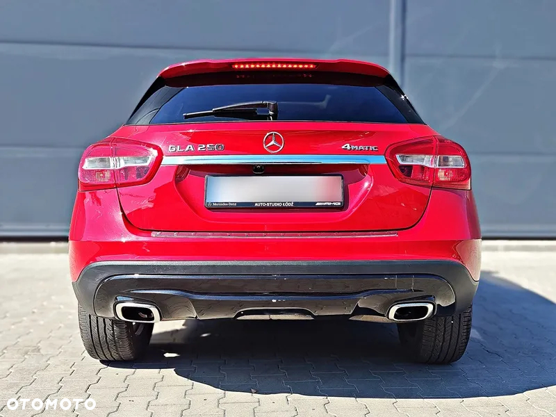 Mercedes-Benz GLA 250 4-Matic - 9