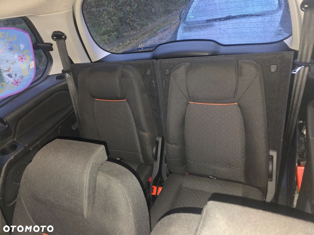 Ford Galaxy - 13
