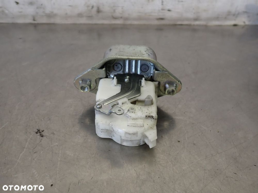 ZAMEK KLAPY BAGAŻNIKA SUBARU IMPREZA 1.5 - 4