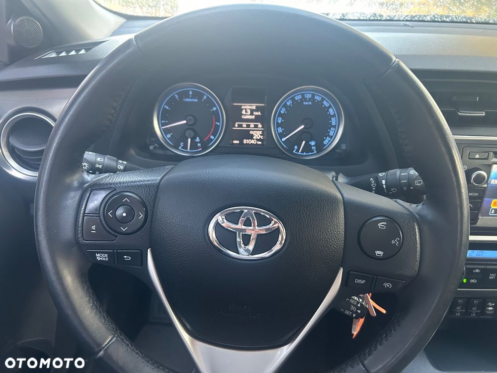 Toyota Auris - 2