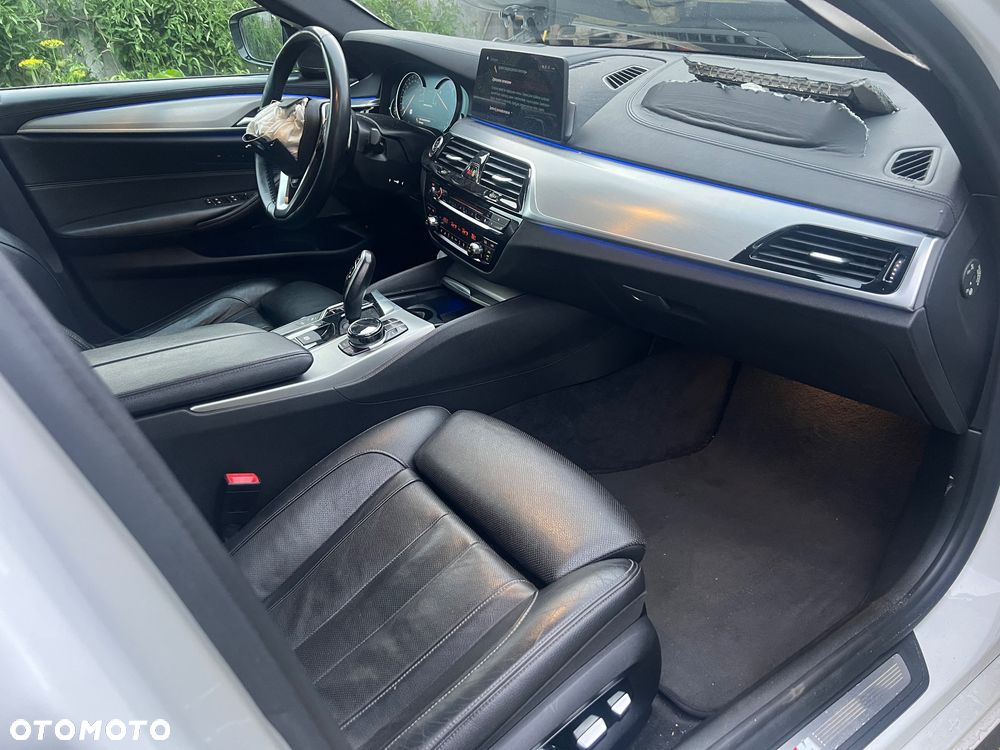 BMW Seria 5 530d xDrive M Sport sport - 30