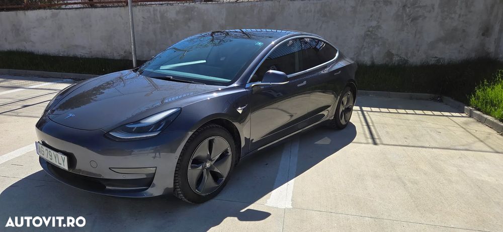 Tesla Model 3 - 1