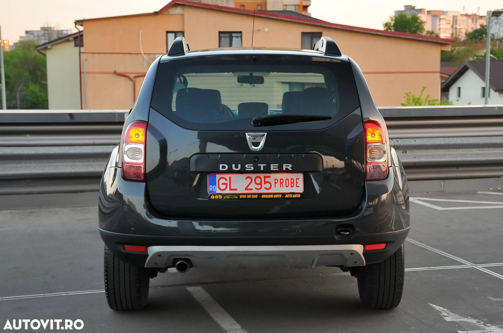 Dacia Duster 1.5 dCi 4x2 Laureate - 6