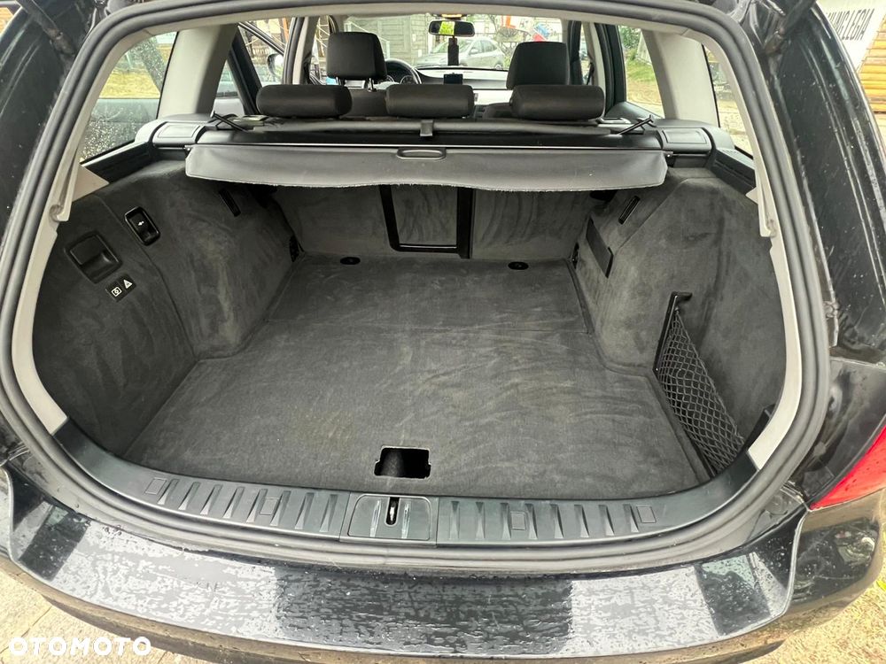 BMW Seria 3 318i - 18