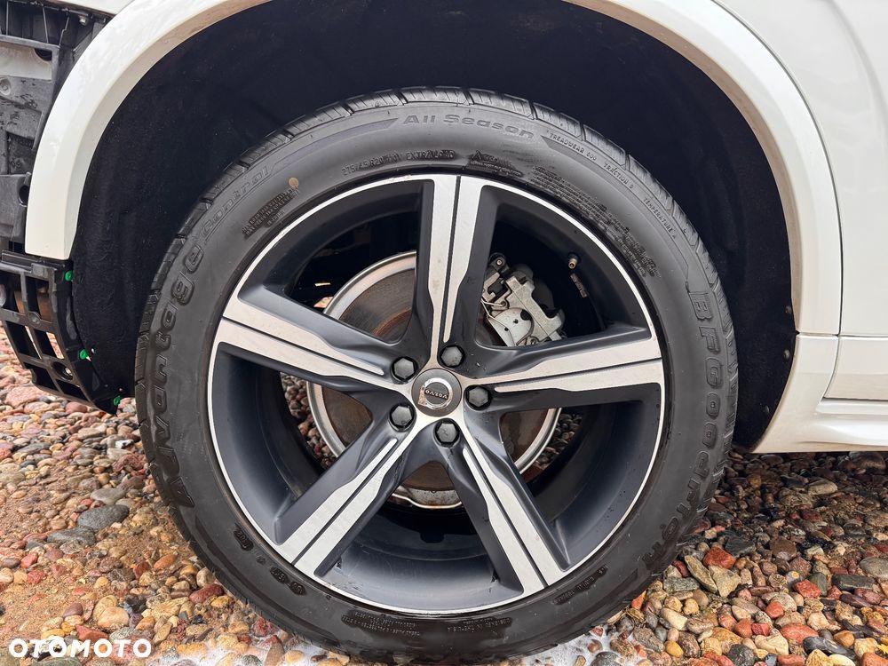 Volvo XC 90 T5 AWD R-Design 7os - 30