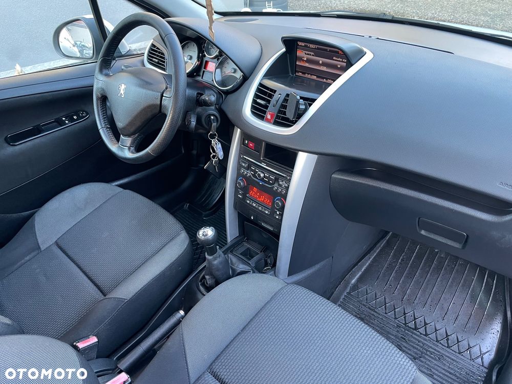 Peugeot 207 HDi FAP 92 Forever - 11