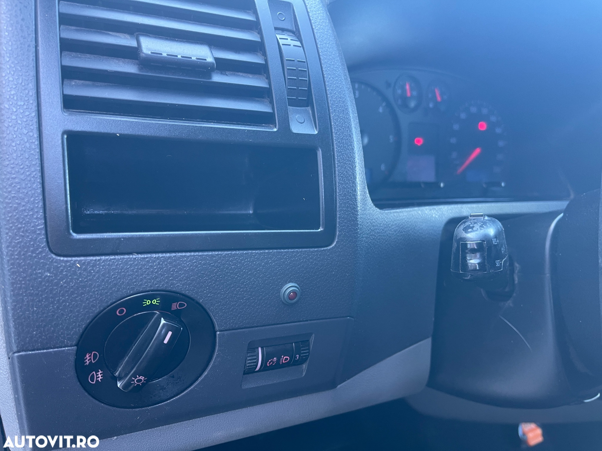 Volkswagen Transporter - 18