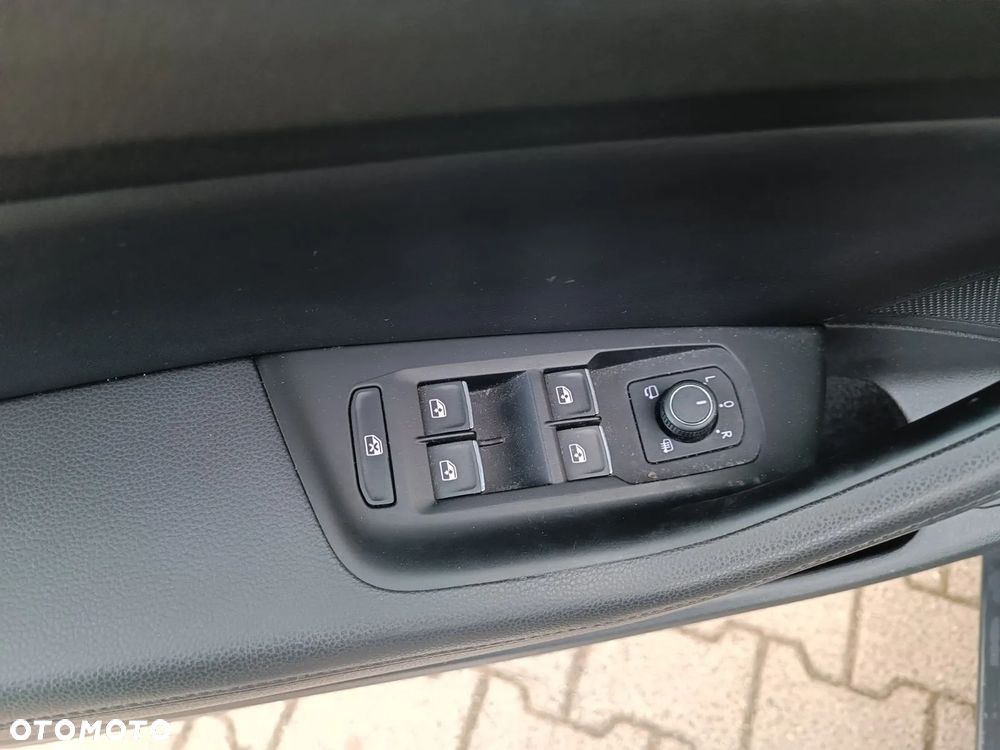 Volkswagen Passat 2.0 TDI SCR DSG Highline - 11