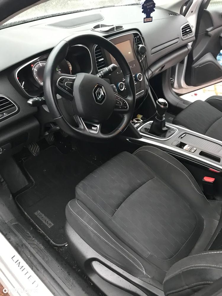 Renault Megane 1.5 Blue dCi Intens - 8