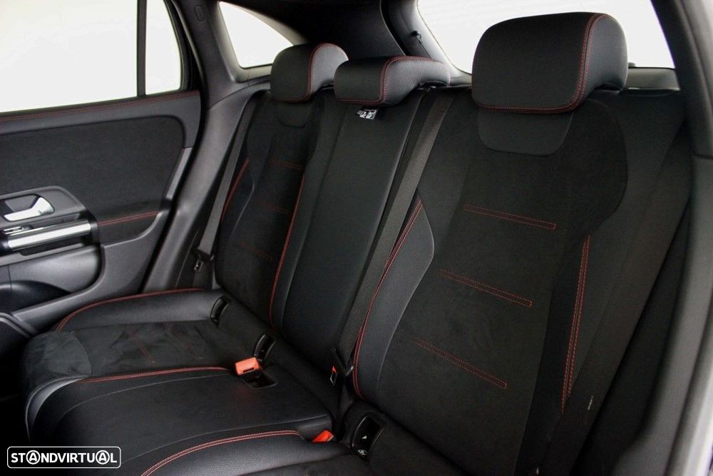 Mercedes-Benz GLA 180 d AMG Line - 17