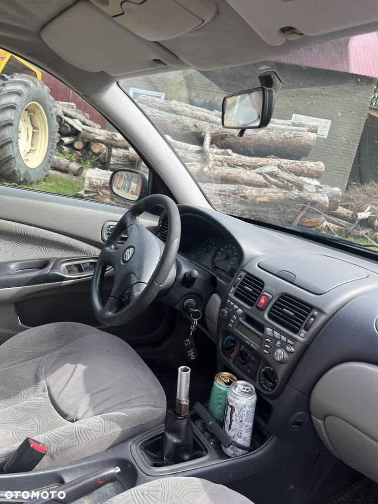 Nissan Almera - 5