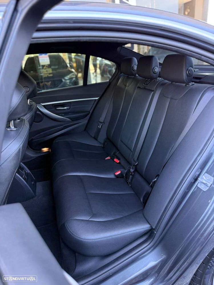 BMW 330 - 12