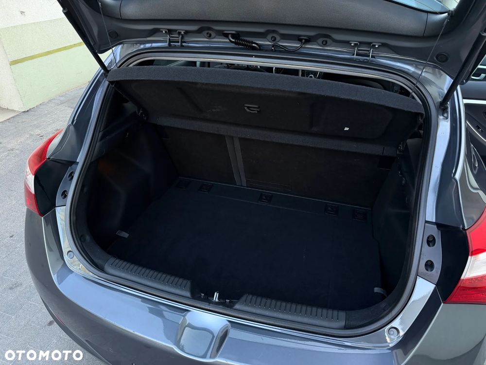 Hyundai i30 1.6 Fifa World Cup Edition - 15