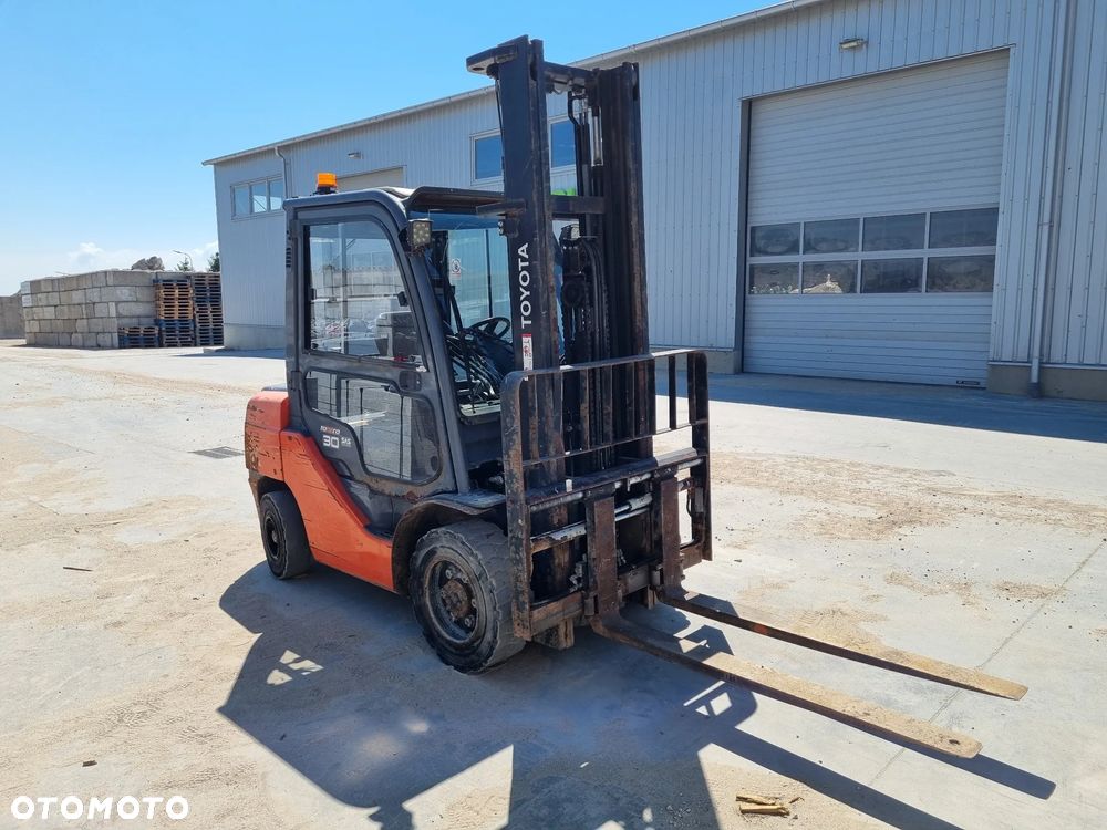 Toyota 02-8FDF30 3000kg Wózek widłowy - 3