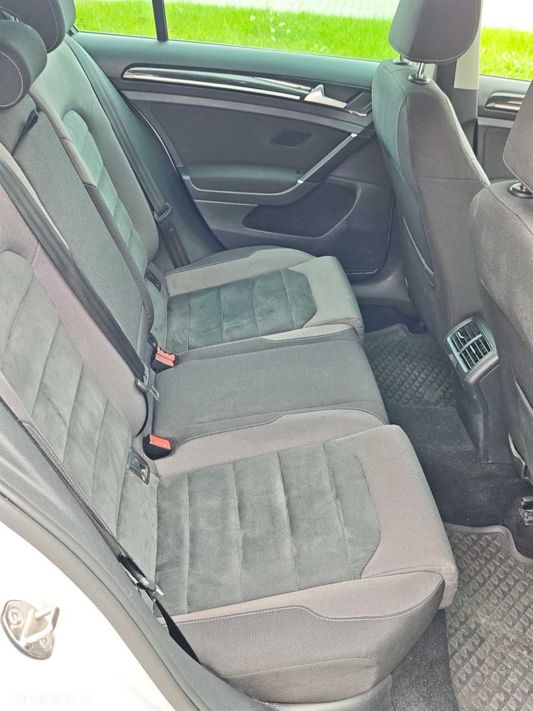 Volkswagen Golf - 8