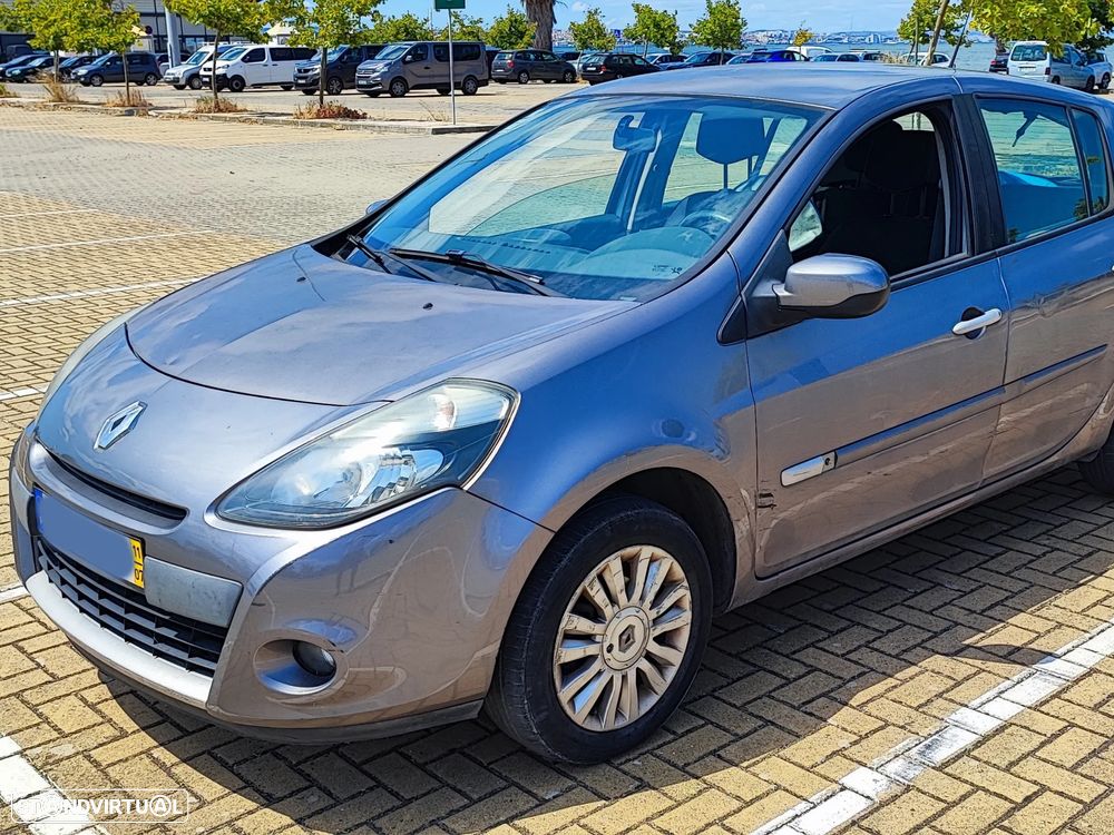 Renault Clio 1.2 16V Confort - 2