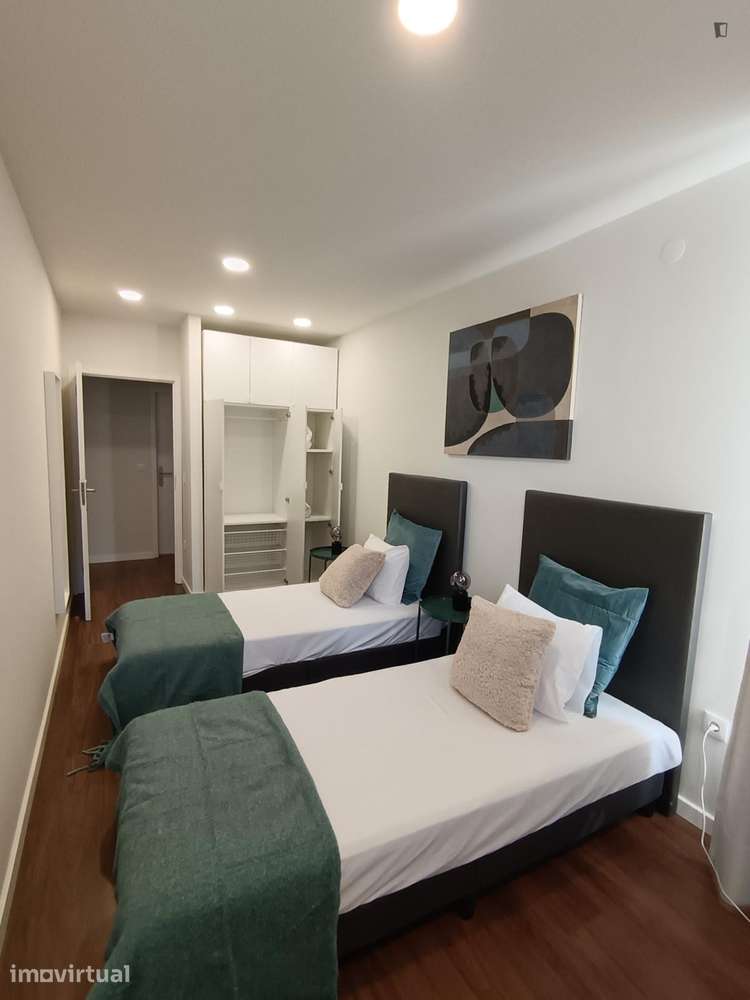 Apartamento com 3 quartos - localizado em Santo Ildefonso Porto - Grande imagem: 3/17