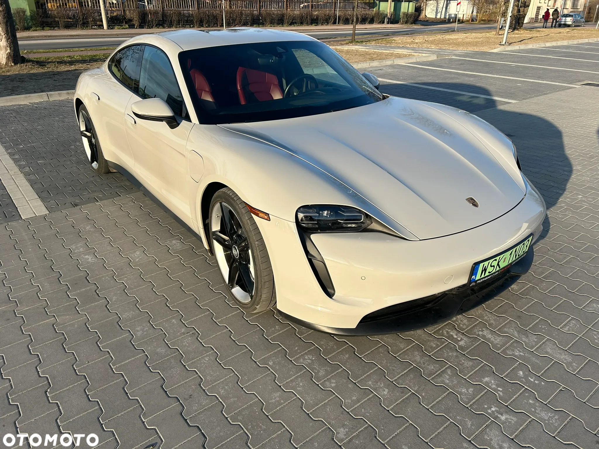 Porsche Taycan Performance Plus - 21
