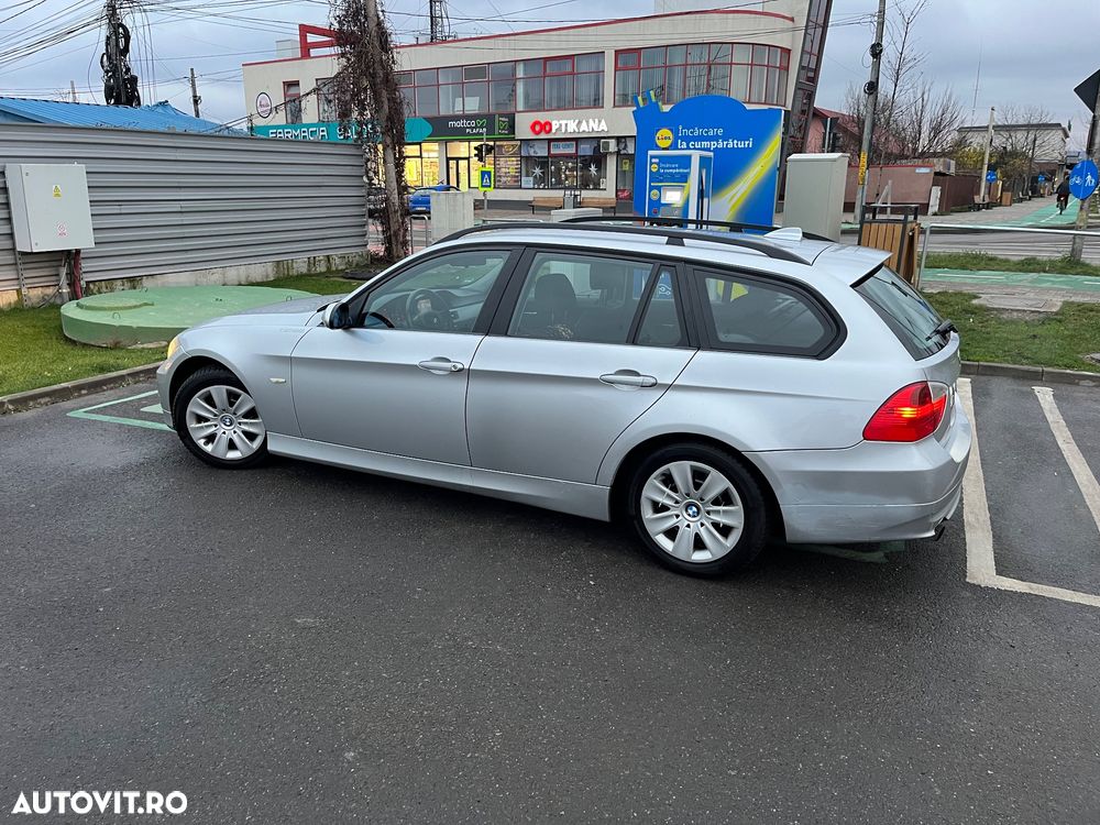 BMW Seria 3 318d DPF Touring - 10