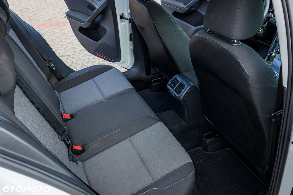 Volkswagen Golf - 19