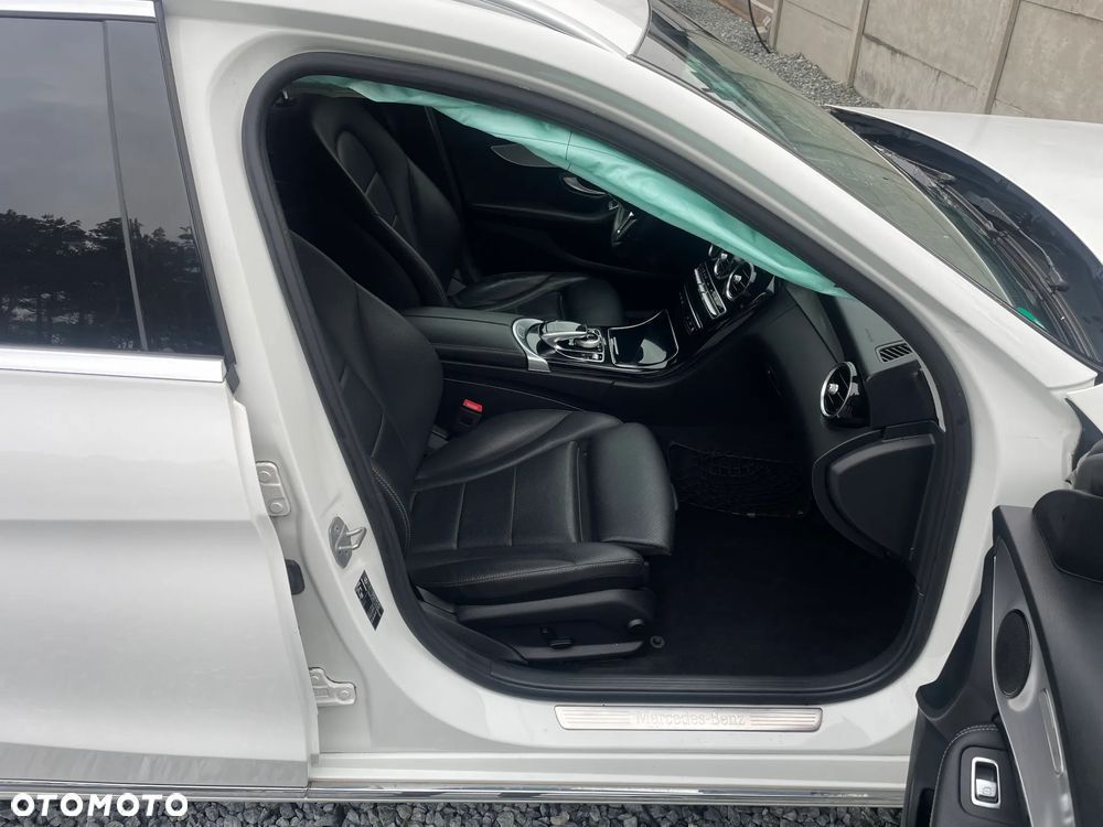 Mercedes-Benz Klasa C 300 d 4Matic 9G-TRONIC Avantgarde - 22