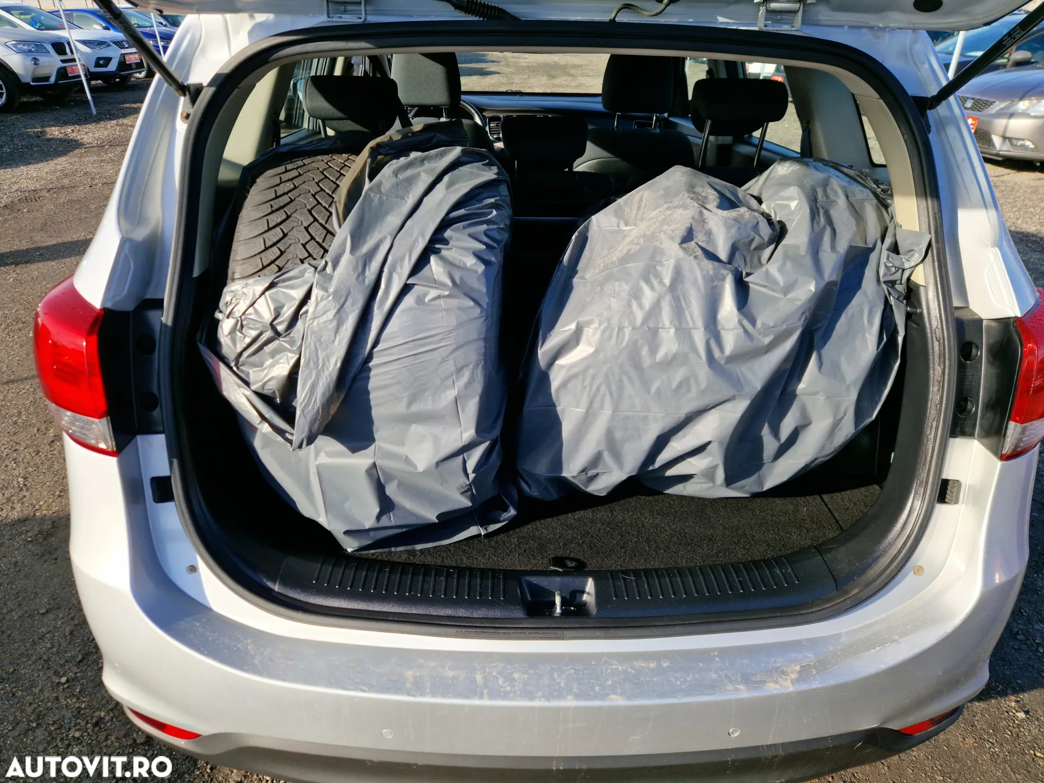 Kia Carens 1.7 CRDi 115 Dream-Team Edition - 24