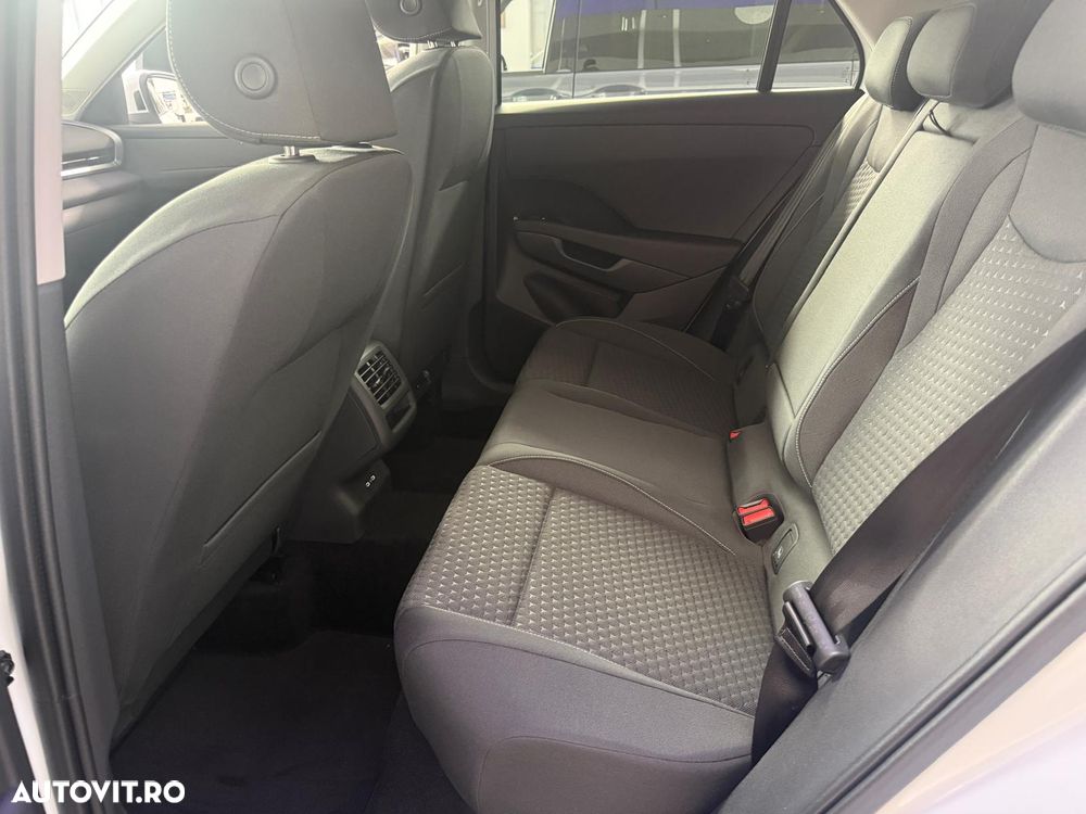 Volkswagen T-Roc - 8