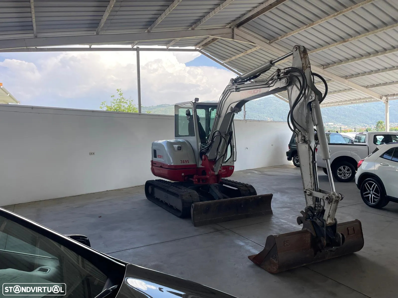 Takeuchi TB 250-2 Giratória - 5