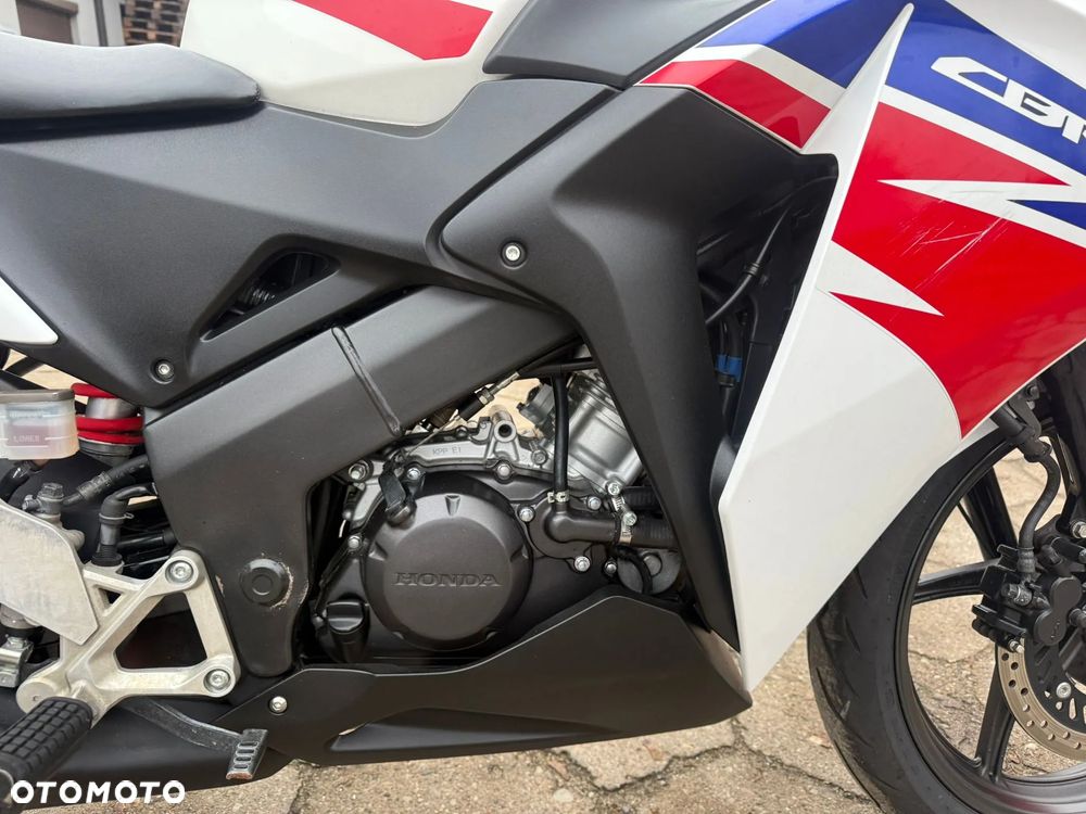 Honda CBR - 32