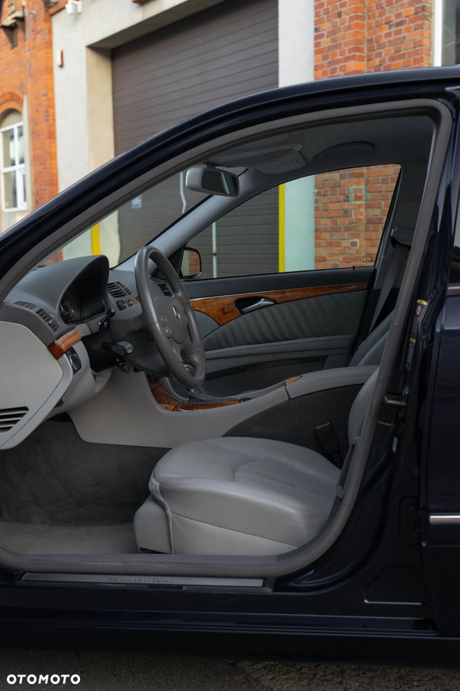 Mercedes-Benz Klasa E 500 4-Matic Elegance - 19