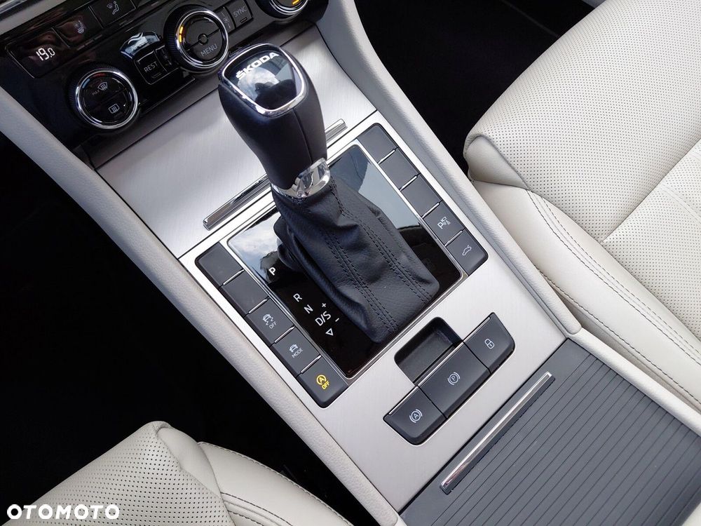 Skoda Superb 2.0 TSI L&K DSG - 29