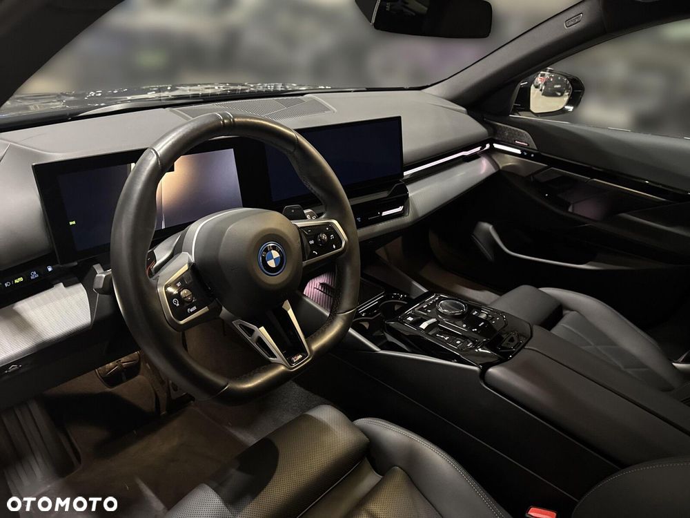 BMW Seria 5 530e xDrive PHEV M Sport - 10