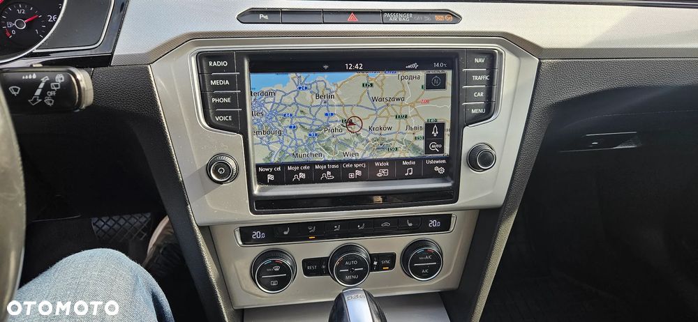 Volkswagen Passat Variant 2.0 TDI SCR DSG Comfortline - 14