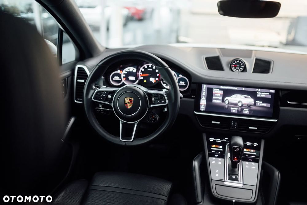 Porsche Cayenne Standard - 17