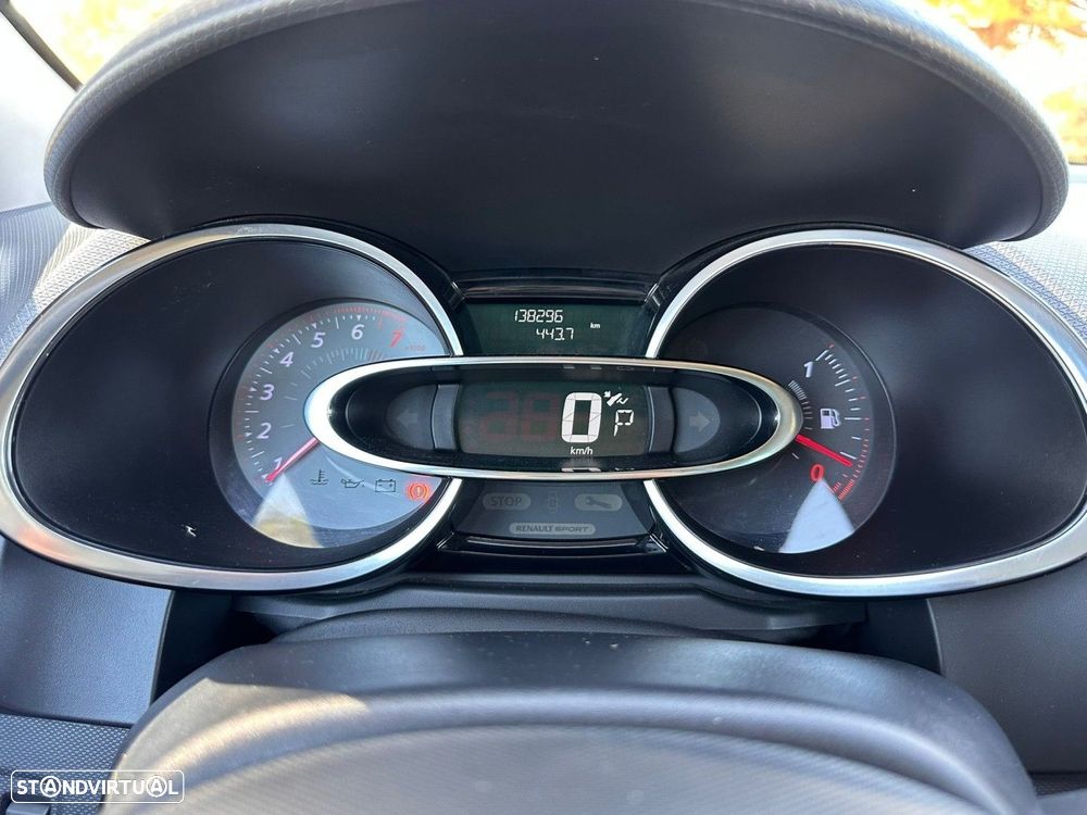 Renault Clio Sport Tourer 1.2 TCE GT EDC - 30